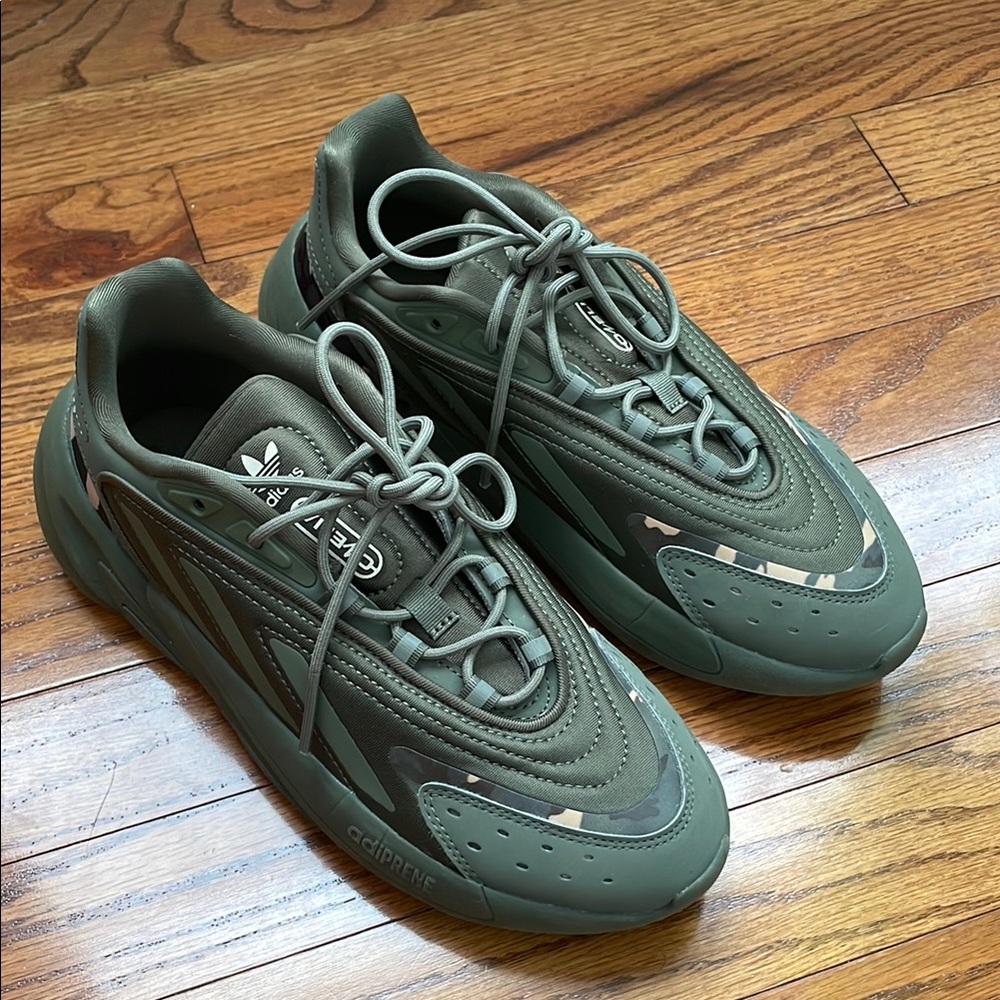 Adidas Ozelia Sneakers